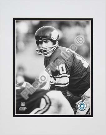Fran Tarkenton Action "Black and White" Double Matted 8” x 10” Photograph (Unframed)