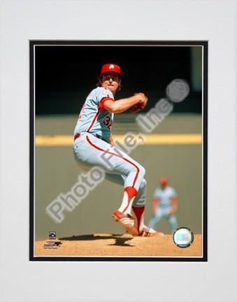 Steve Carlton "Action" Double Matted 8” x 10” Photograph (Unframed)