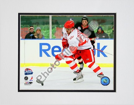 Henrik Zetterberg "2008 - 2009 NHL Winter Classic Action" Double Matted 8" x 10" Photograph (Unframe