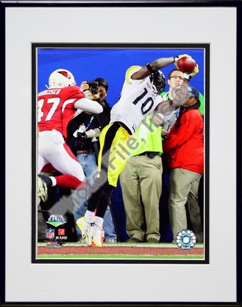 Santonio Holmes "Super Bowl XLIII Action (#13)" Double Matted 8" x 10" Photograph in Black Anodized 