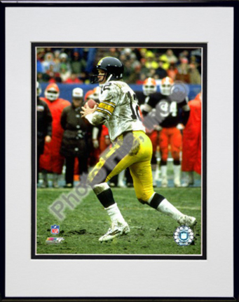Terry Bradshaw Action Double Matted 8” x 10” Photograph in Black Anodized Aluminum Frame