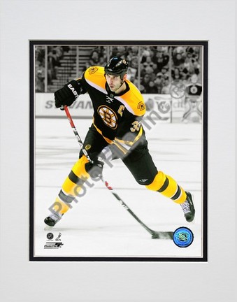 Zdeno Chara Spotlight Collection Double Matted 8” x 10” Photograph (Unframed)