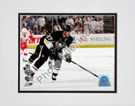Sidney Crosby "Game Three of the 2008 - 2009 NHL Stanley Cup Finals (#11)" Double Matted 8" x 10" Ph