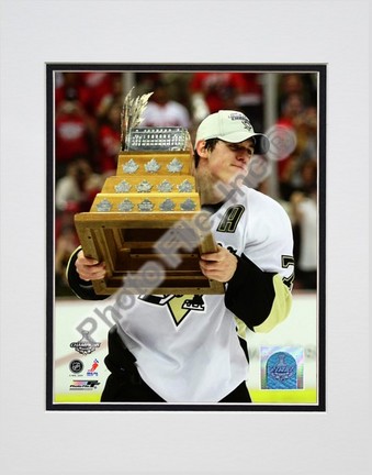 Evgeni Malkin "2009 with Conn Smythe Trophy (#36)" Double Matted 8" x 10" Photograph (Unframed)