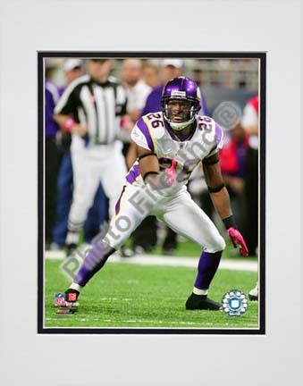Antoine Winfield 2009 Action Double Matted 8” x 10” Photograph (Unframed)