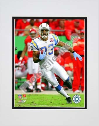 Vincent Jackson 2009 Action "Run" Double Matted 8” x 10” Photograph (Unframed)