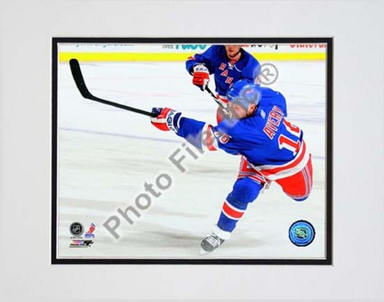 Sean Avery 2009 - 2010 Action "Blue Jersey" Double Matted 8” x 10” Photograph (Unframed)