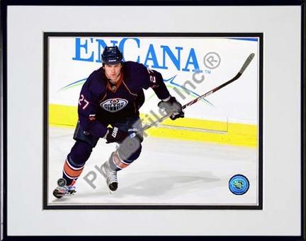Dustin Penner 2009 - 2010 Action "Home Jersey" Double Matted 8” x 10” Photograph in Black Anodized Aluminu