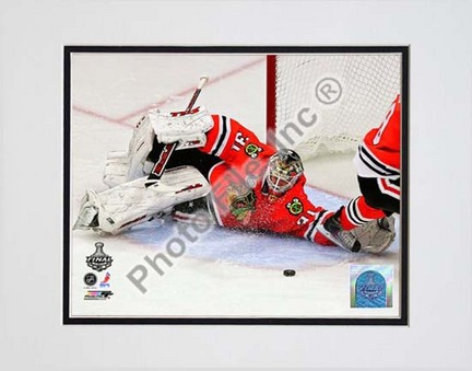 Antti Niemi Game Five of the 2010 NHL Stanley Cup Finals Action (#18) Double Matted 8” x 10” Photograph (Unframed)