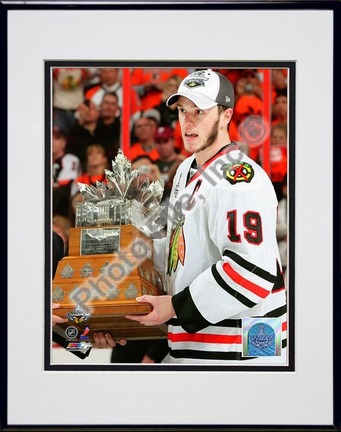Jonathan Toews with the 2010 Conn Smythe Trophy (#25) Double Matted 8” x 10” Photograph in Black Anodized Aluminum F