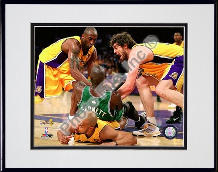 Kobe Bryant, Pau Gasol, Derek Fisher & Kevin Garnett "Fight for Ball" 2010 NBA Finals Game 6 (#15) Double 