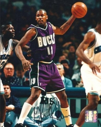 Glenn Robinson Autographed Milwaukee Bucks 8" x 10" Photograph (Unframed)