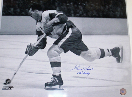 Gordie Howe Autographed Detroit Red Wings 16" x 20" B+W Photograph with "MR HOCKEY" Inscription (Unf