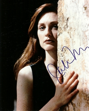Julianne Moore Autographed 8" x 10" Photograph (Unframed)