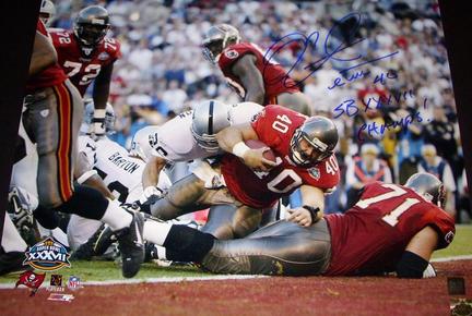 Mike Alstott Autographed Tampa Bay Bucs 16" x 20" Photograph with "Super Bowl 37 Champs" Inscription