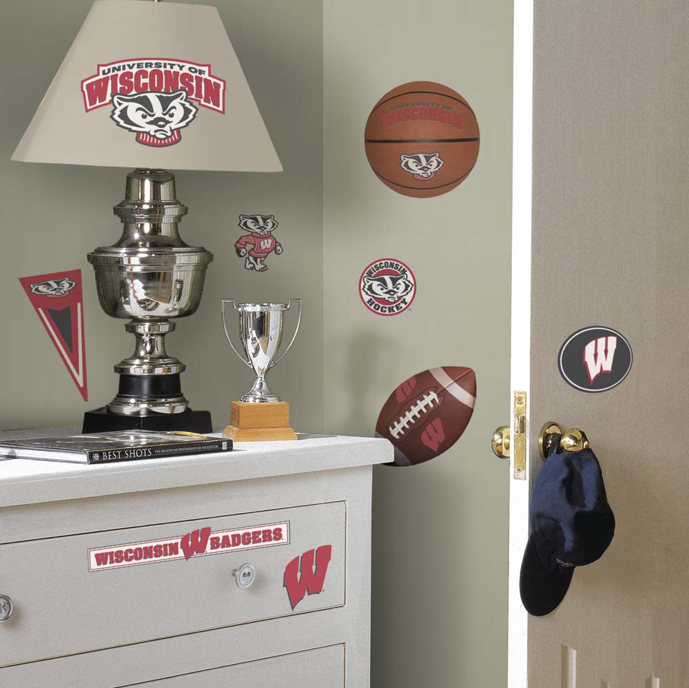Wisconsin Badgers Peel and Stick Applique / Wall Decal Set