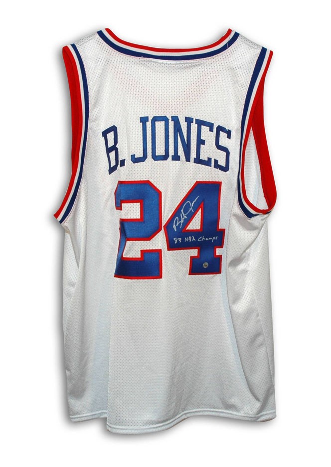 Signed Bobby (Philadelphia 76ers) Jones Jersey - 83 Cha